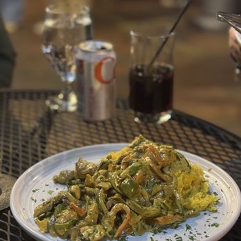 Kiosco Marietta Square signature dishes Pesto Rigatoni ChickenSun-Dried Tomato SalmonChicken Kebab Skewers